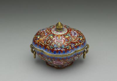 图片[3]-Begonia-shaped box with painted enamel decor on copper, Qing dynasty, Qianlong reign (1736-1795)-China Archive